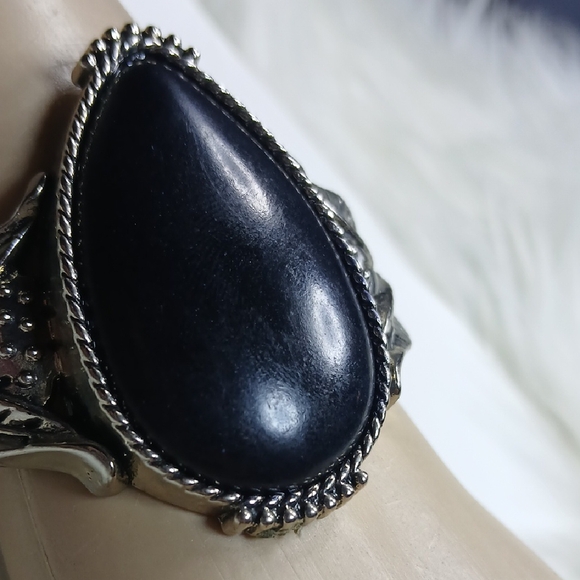 Paparazzi Black and Silver Teardrop Bracelet - Picture 4 of 8
